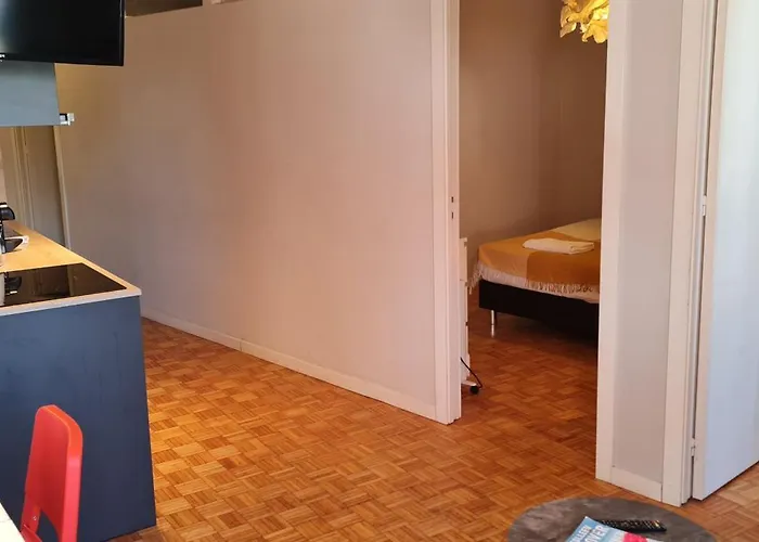 Molecular Apartment