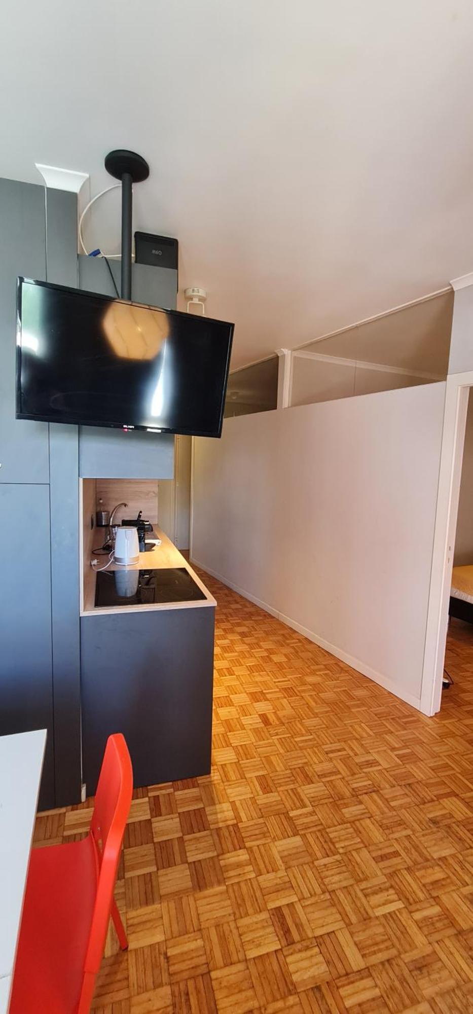 Apartment Molecular